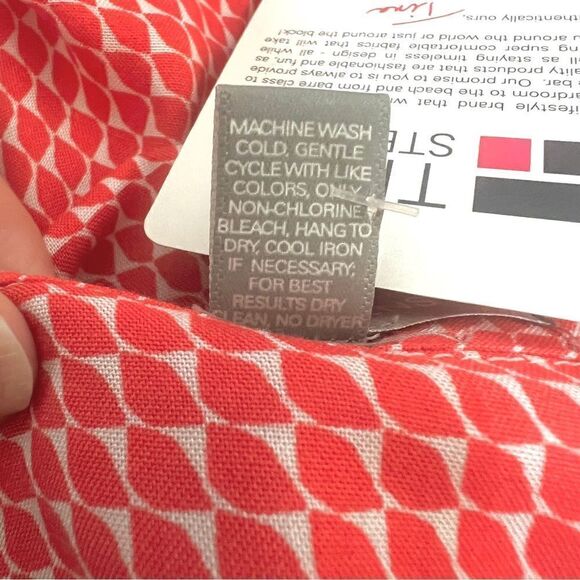 NWT Tina Stephens Joni Blouse Top Triangle Coral M Button Down Roll Tab Sleeve - Picture 13 of 14